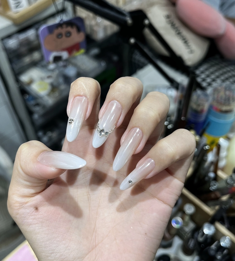 đính đá móng tay đẹp