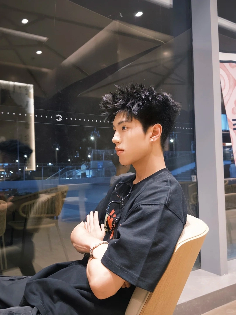 giữ nếp tóc spiky