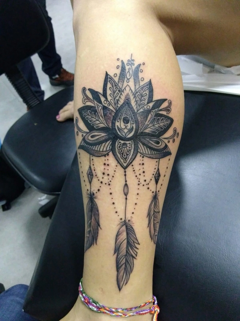 hình xăm bắp chân cho nữ