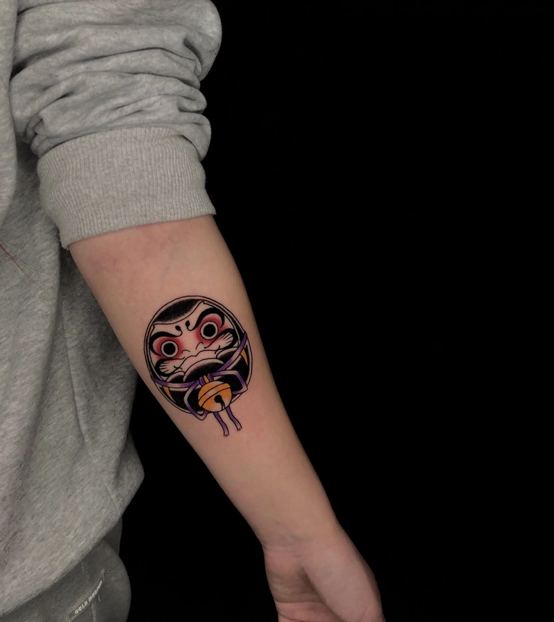 hình xăm daruma ở tay