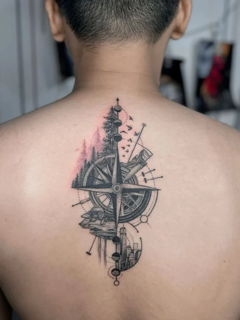 hình xăm la bàn ở lưng