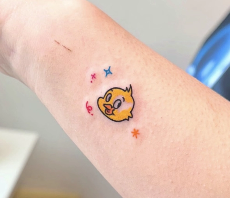 hình xăm mini cute ở cổ tay