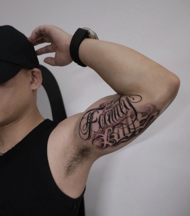 hình xăm ở bắp tay nam