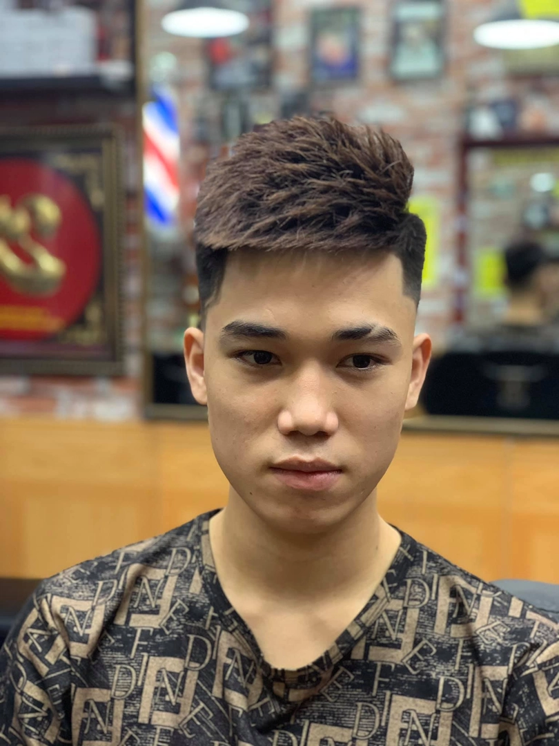 kiểu tóc mohican chéo