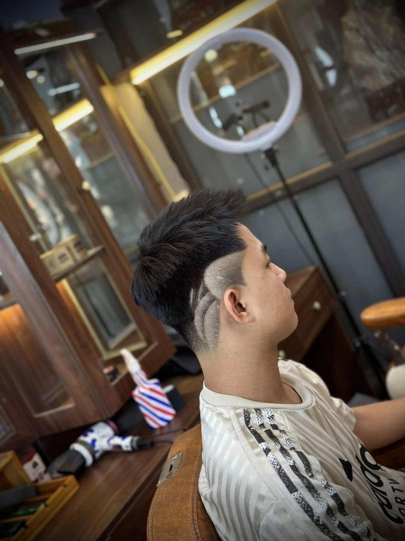 kiểu tóc mohican nam tattoo đẹp