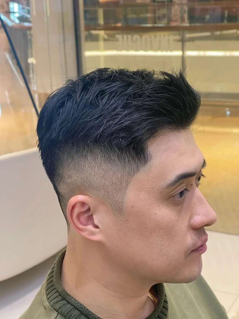 kiểu tóc nam trung niên fade undercut