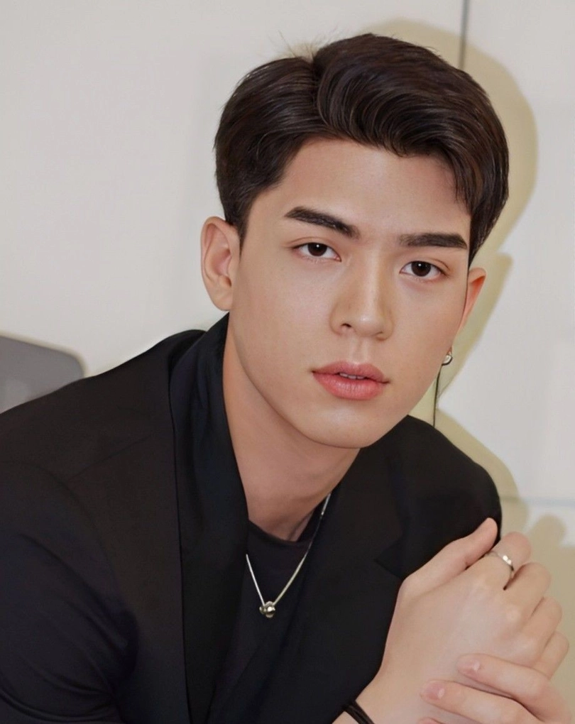 kiểu tóc side part vuốt ngược