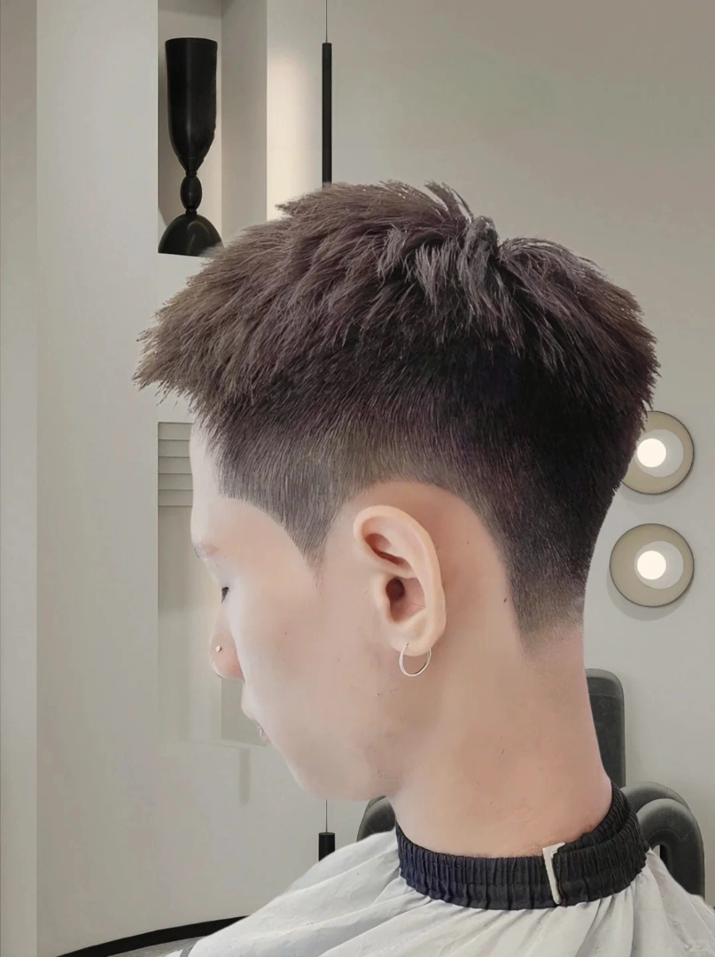 kiểu tóc textured crop uốn nhẹ