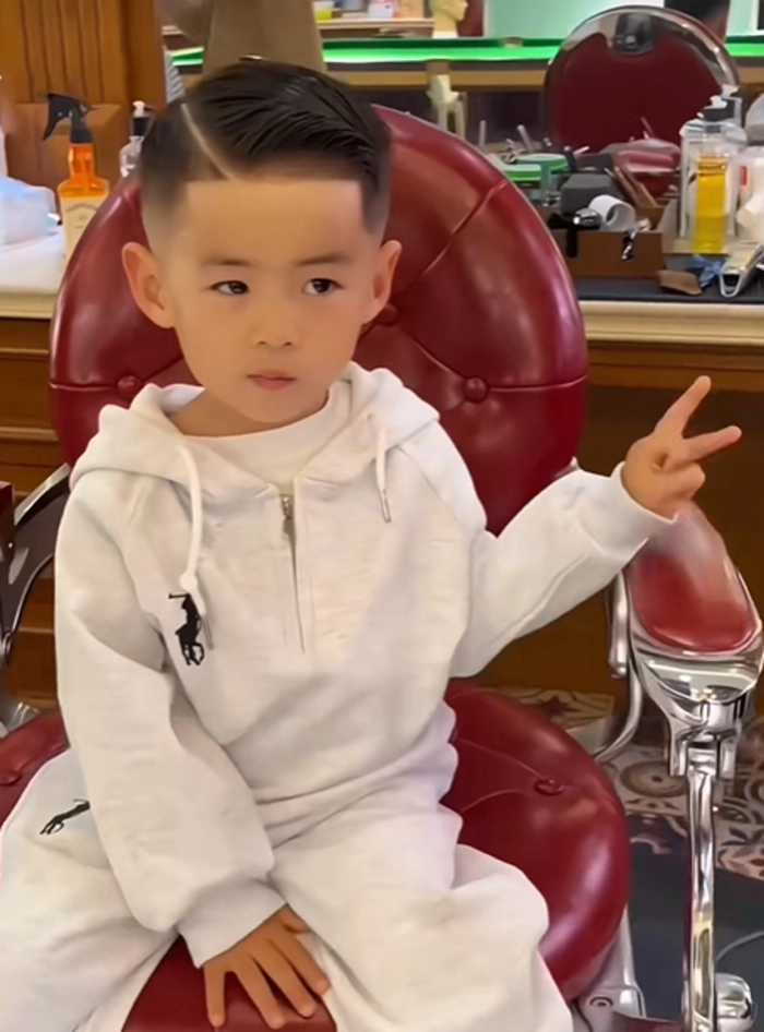 kiểu tóc undercut dài cho bé trai