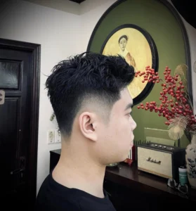 kiểu tóc undercut mặt tròn