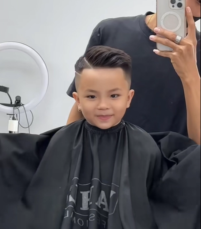kiểu tóc undercut vuốt dựng cho bé trai