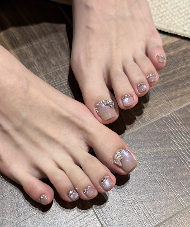 mẫu nail chân đính đá đẹp