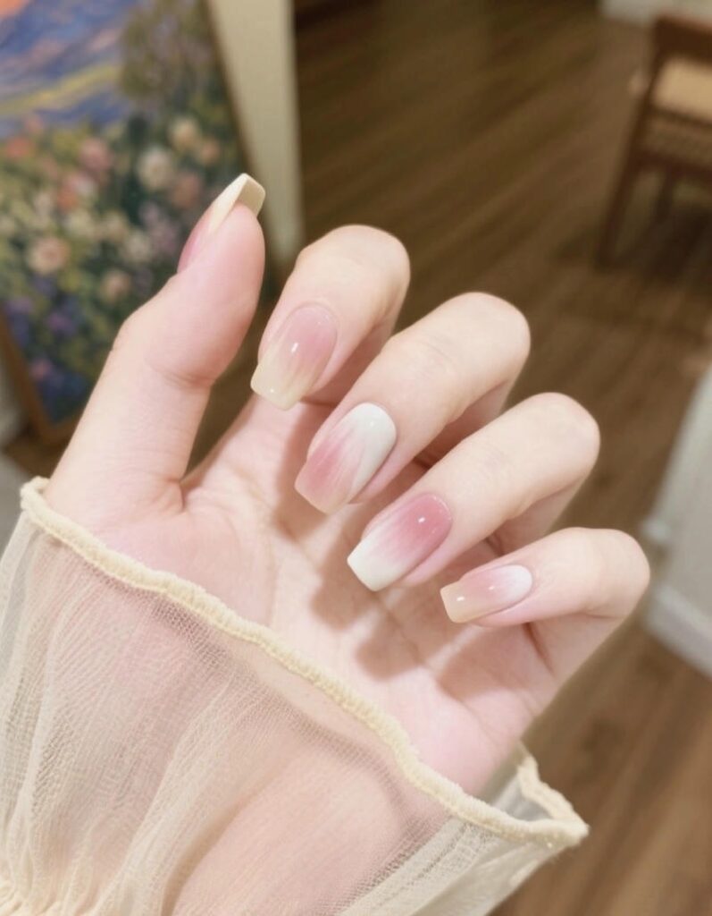 mẫu nail chân màu hồng pastel