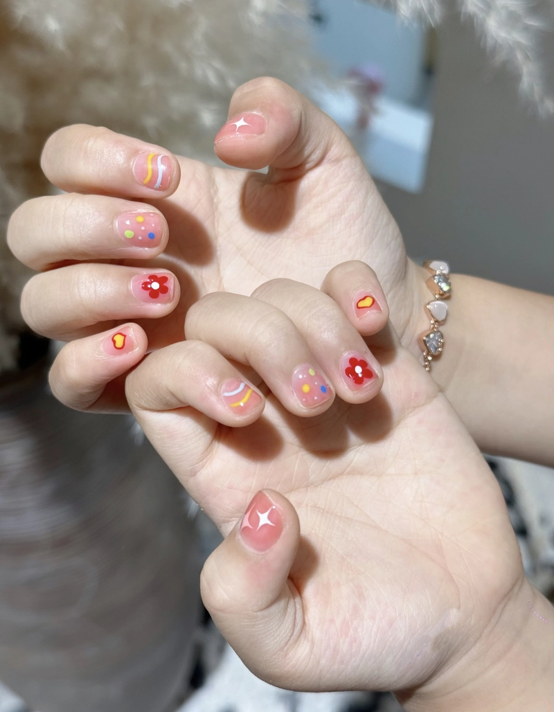 mẫu nail cho bé gái 10 tuổi