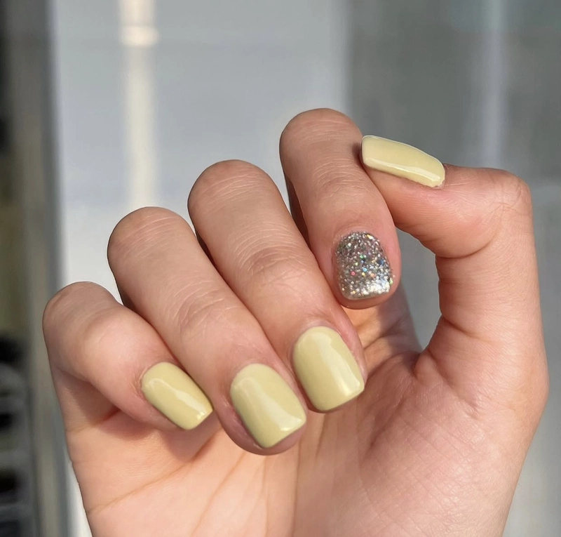 mẫu nail dễ thương màu xanh bơ