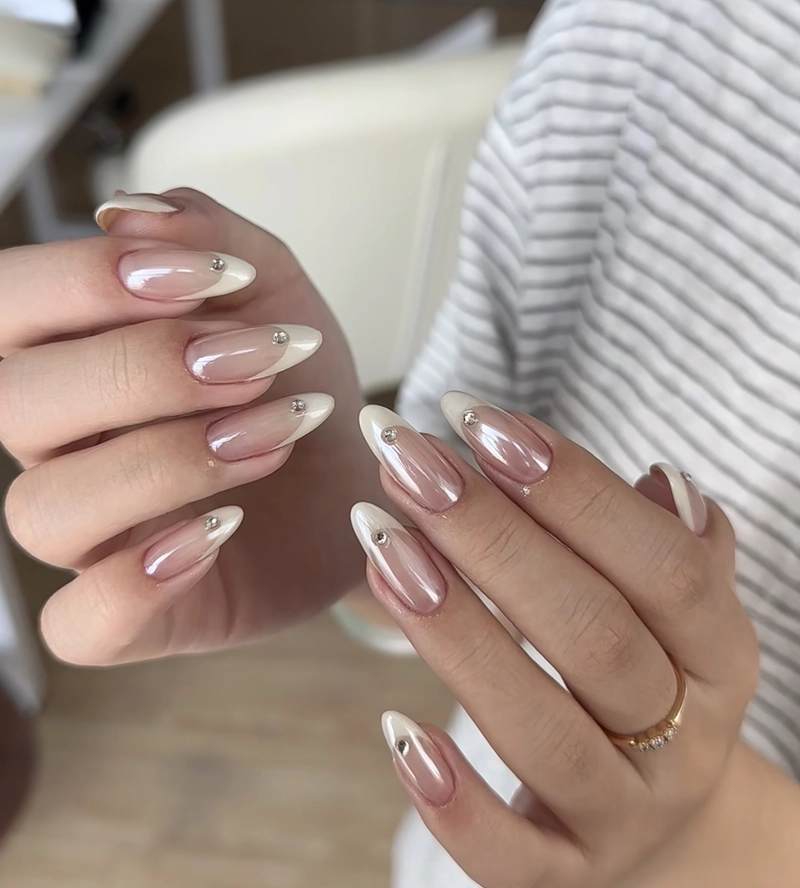 mẫu nail french đầu móng