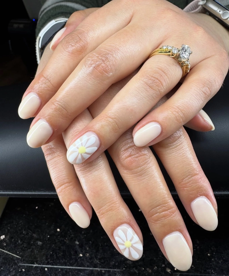 mẫu nail hoa cúc đẹp