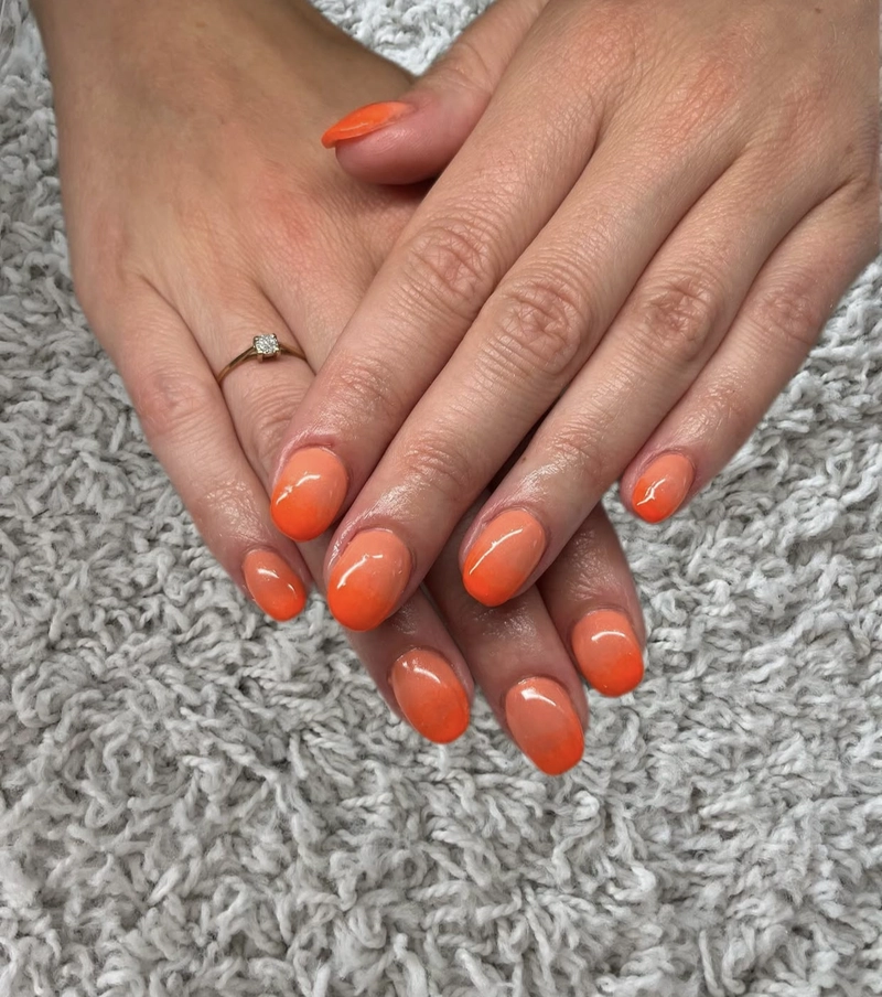 mẫu nail màu cam đào