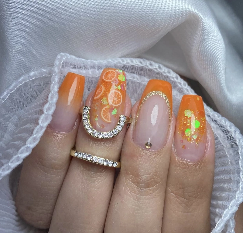 mẫu nail màu cam đẹp nhất