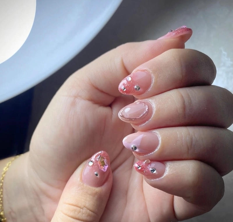 mẫu nail màu hồng pastel cute