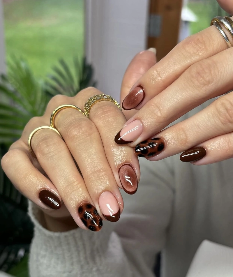 mẫu nail màu nâu