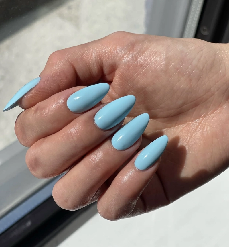 mẫu nail màu xanh dương đẹp đơn giản