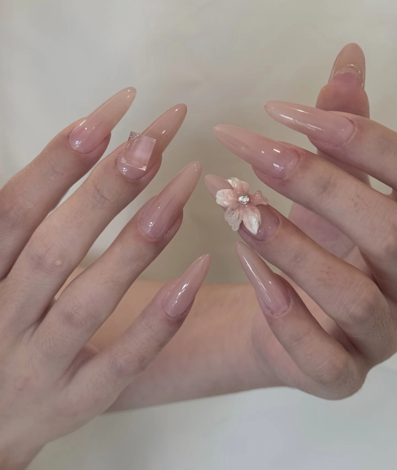 mẫu nail móng nhọn đẹp