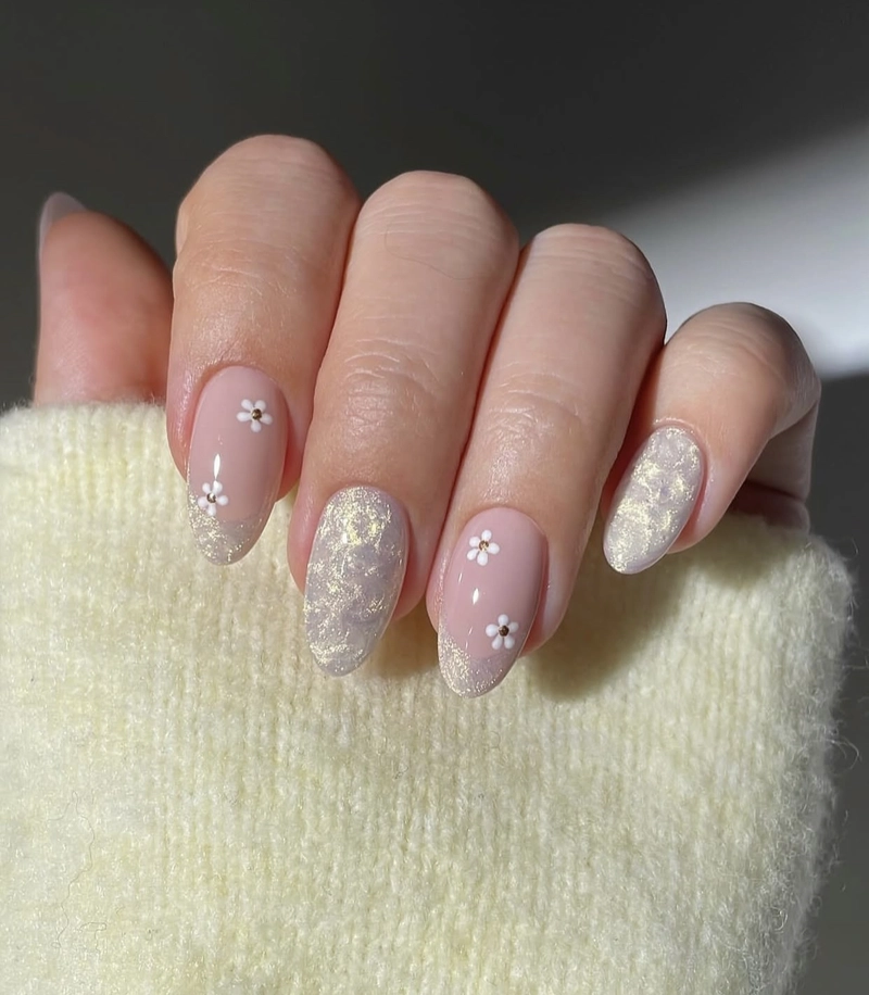 mẫu nail móng nhọn tròn đẹp màu trắng
