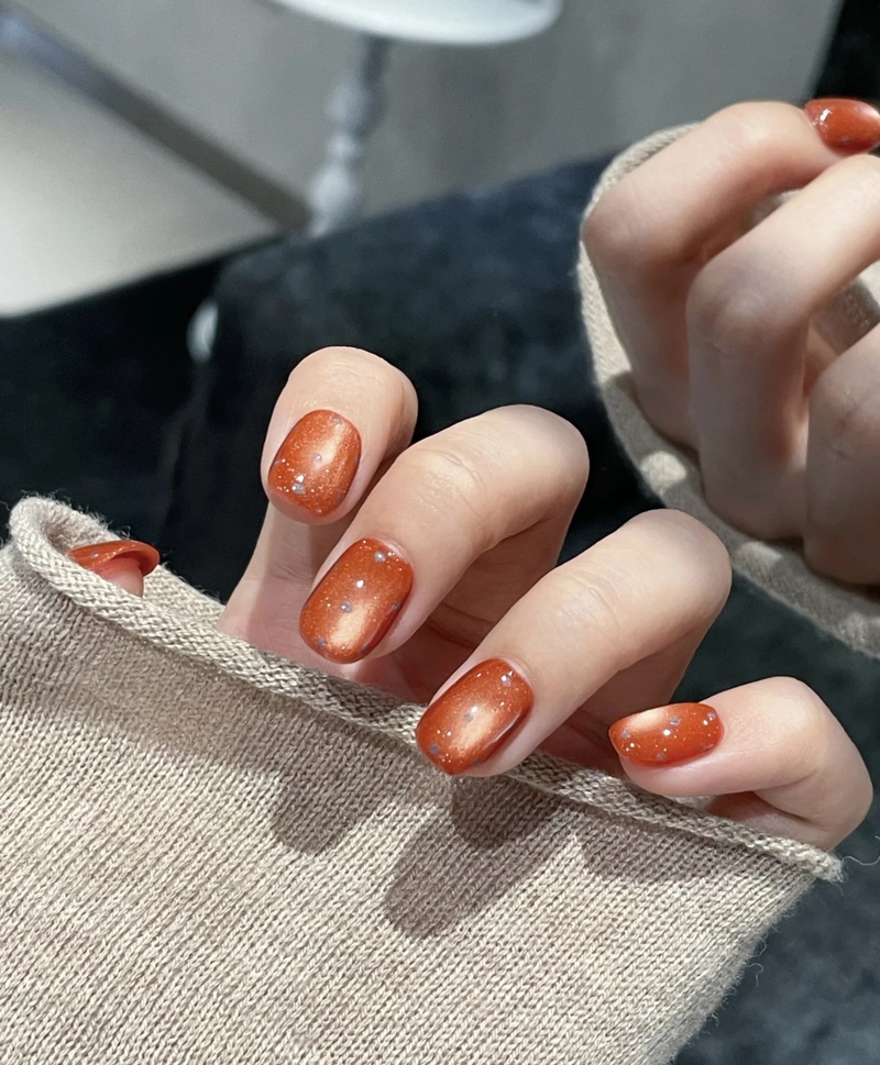 mẫu nail ngắn màu cam