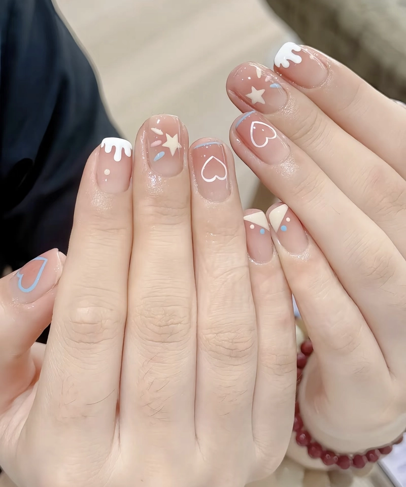 mẫu nail ngắn vẽ cực xinh
