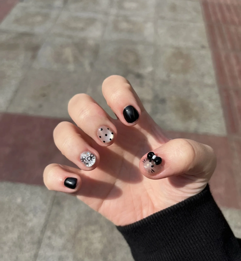 mẫu nail ngắn xinh 2025