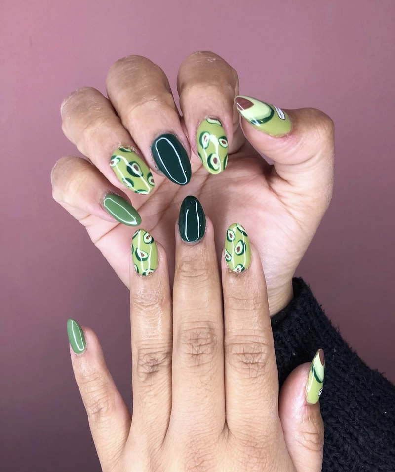 mẫu nail xanh bơ đơn giản đẹp