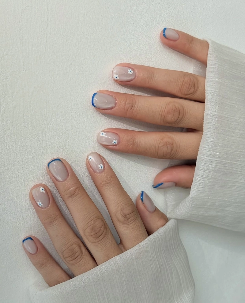 mẫu vẽ móng tay hoa đơn giản