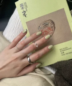 màu xanh bơ nail đẹp