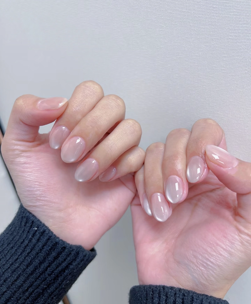 nail đơn giản cho học sinh mắt mèo