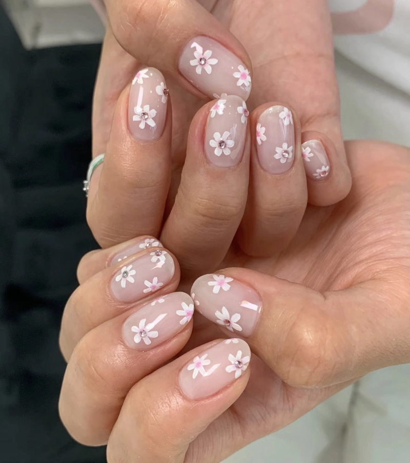 nail hoa cúc trắng
