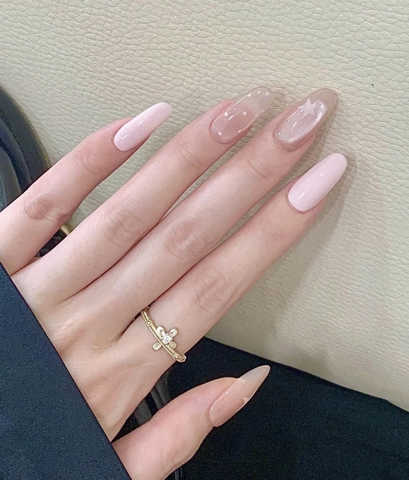 nail hồng pastel đơn giản