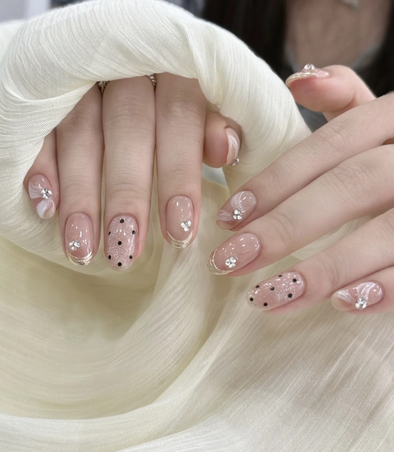 nail mắt mèo french đầu móng