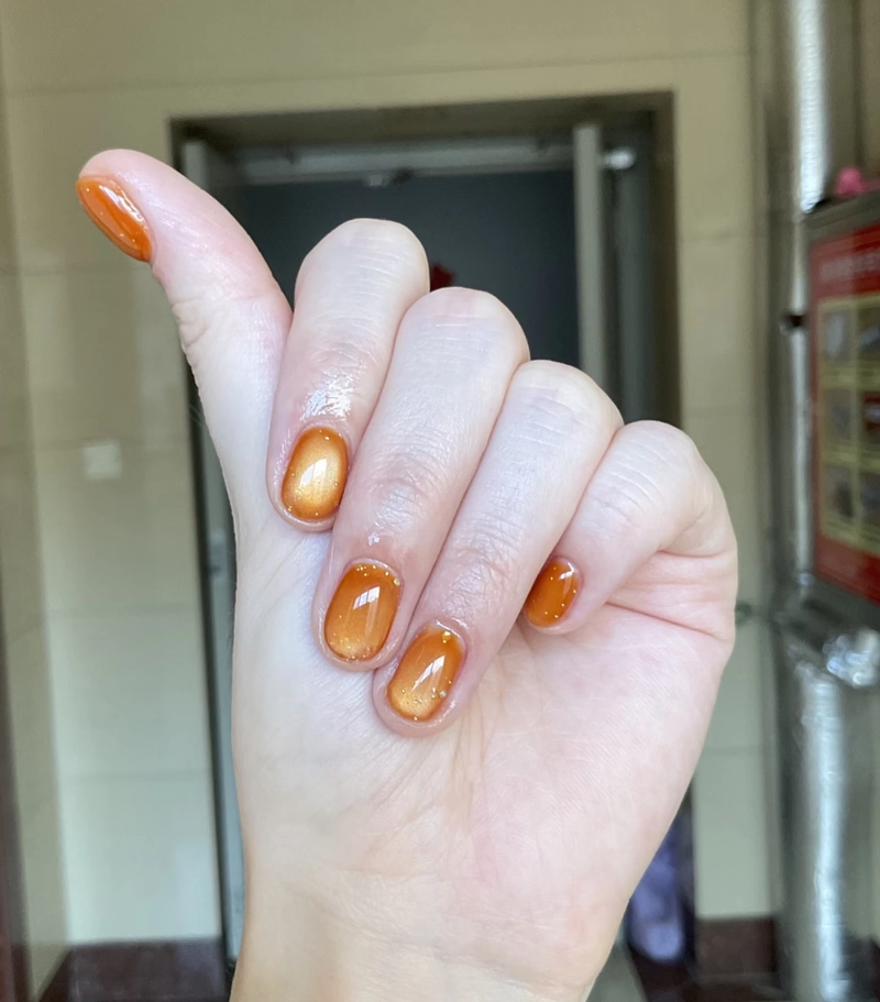 nail màu cam ngắn