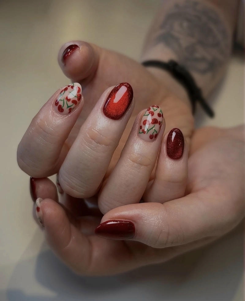 nail màu đỏ cherry mắt mèo