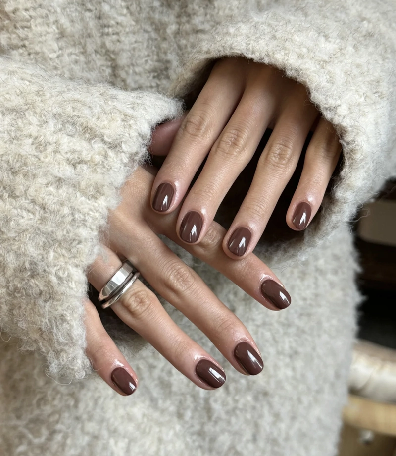 nail màu nâu đất