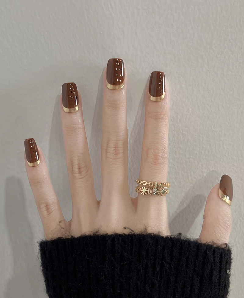 nail màu nâu socola