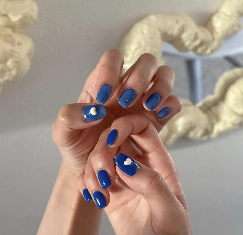 nail màu xanh dương đậm móng vuông