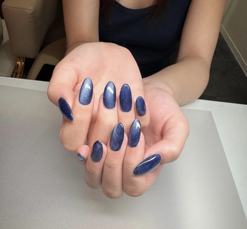 nail màu xanh dương đậm