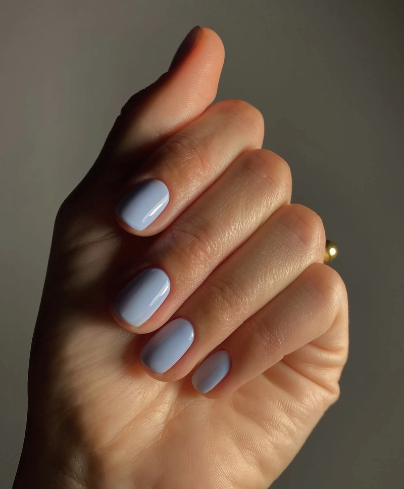 nail màu xanh dương pastel đơn giản