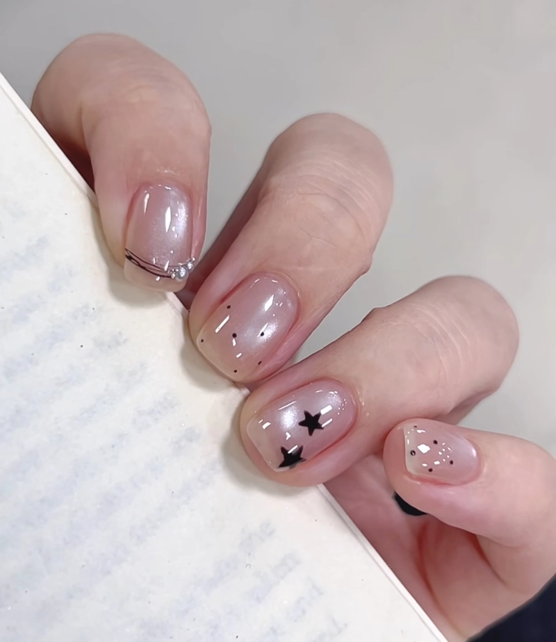 nail ngắn đơn giản cho học sinh