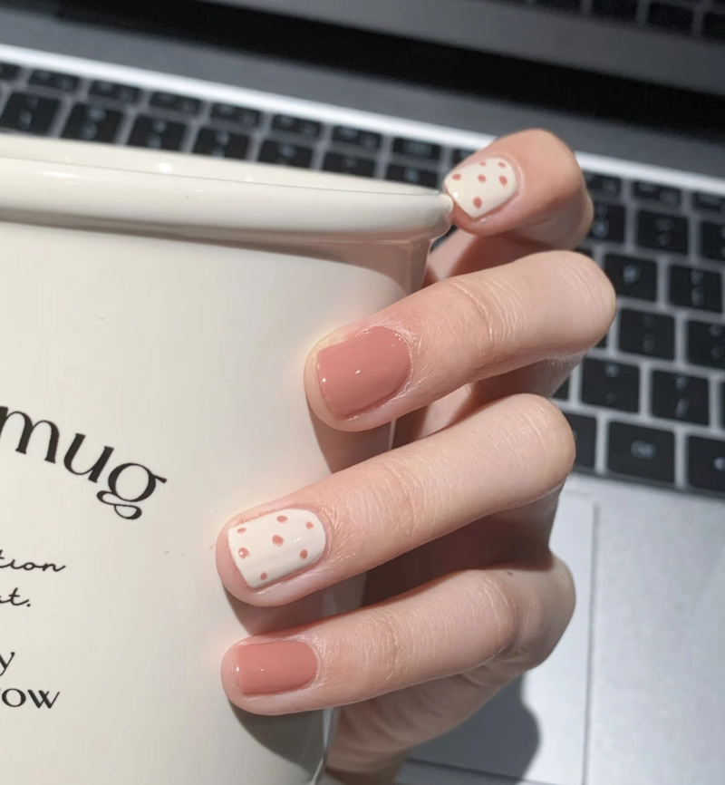 nail ngắn xinh đơn giản