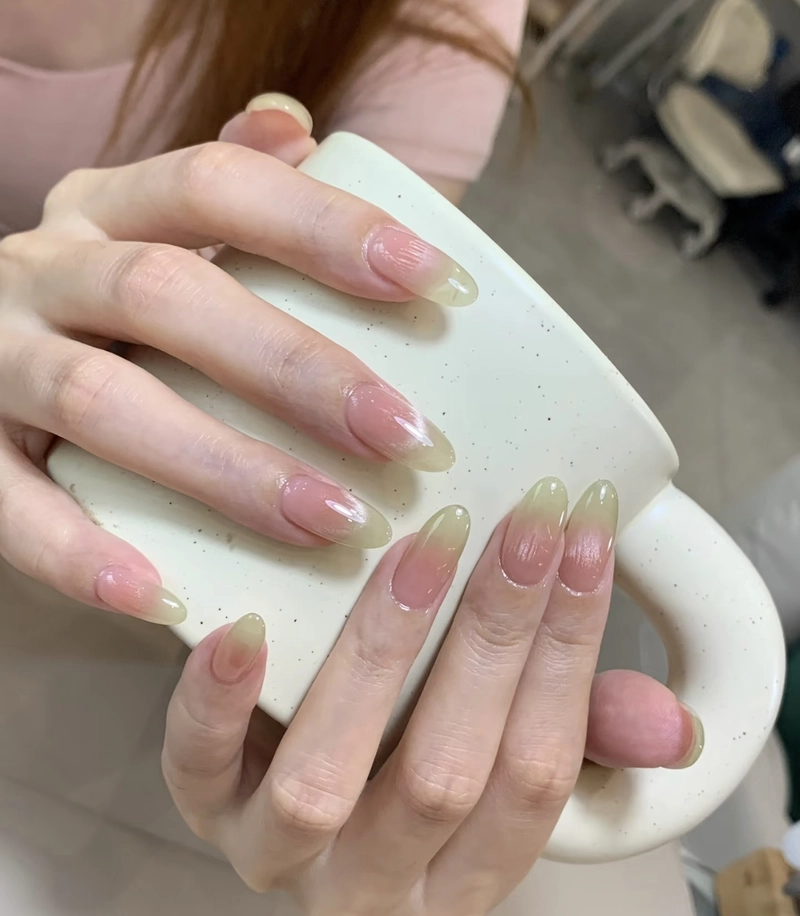 nail tay xanh bơ ombre