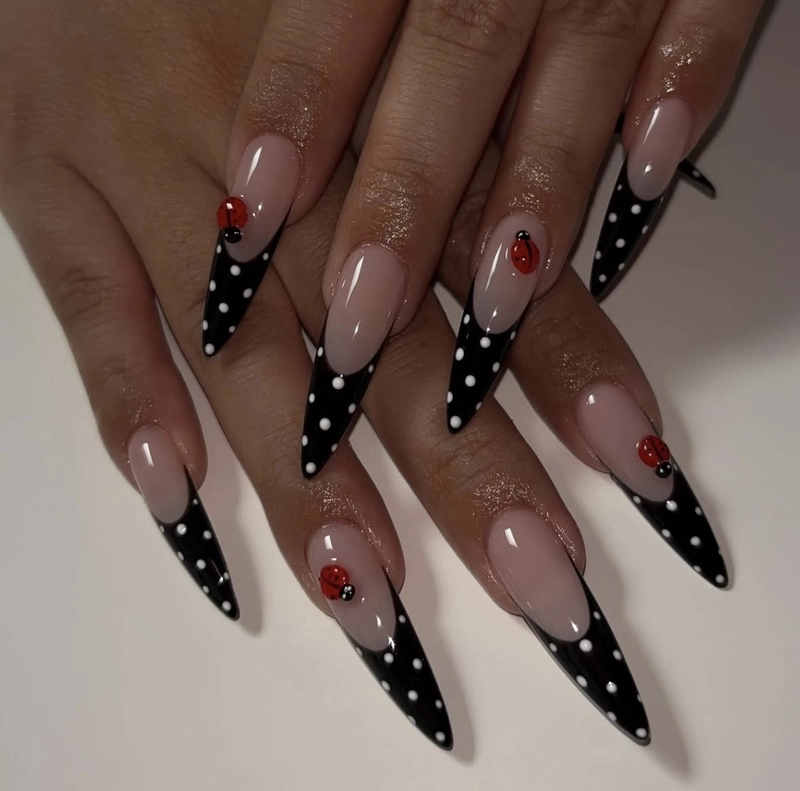 những mẫu nail cho da ngăm đặc sắc