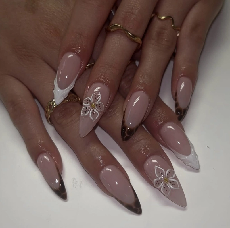 những mẫu nail cho da ngăm